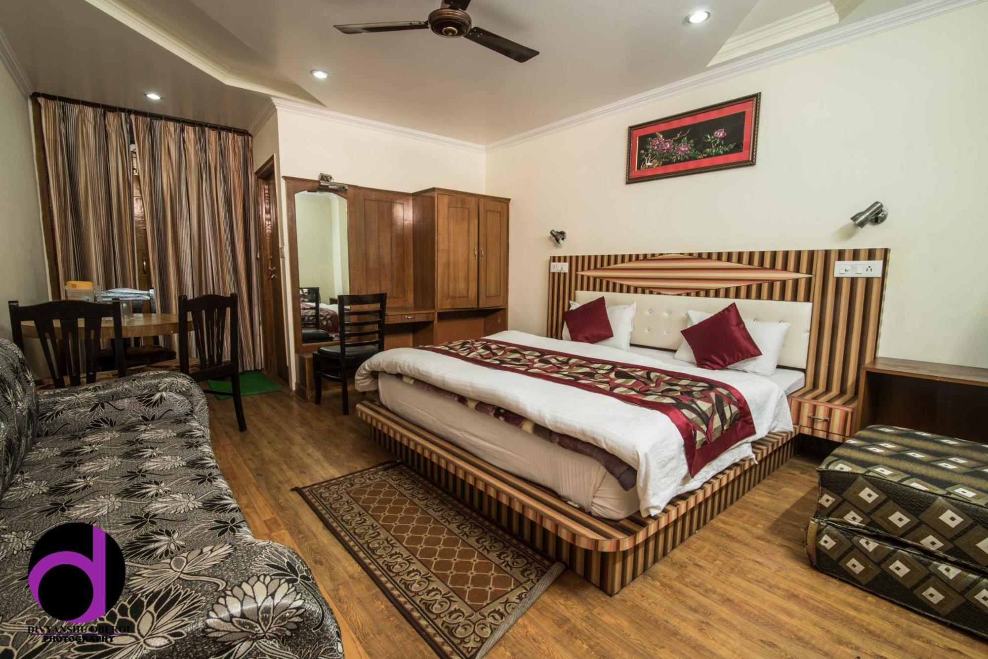 Moon Hotel Mallital, Near Nainital High Court Экстерьер фото